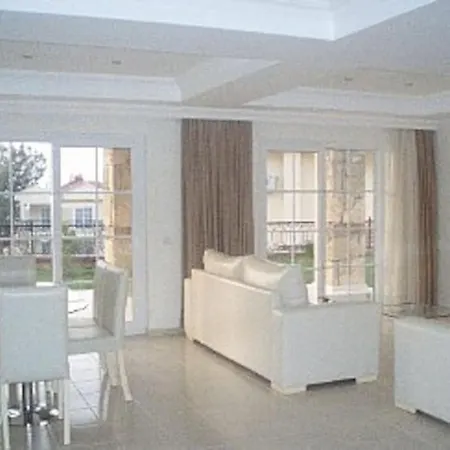 A Luxury 5 Bed With Magnificent Shared Pool